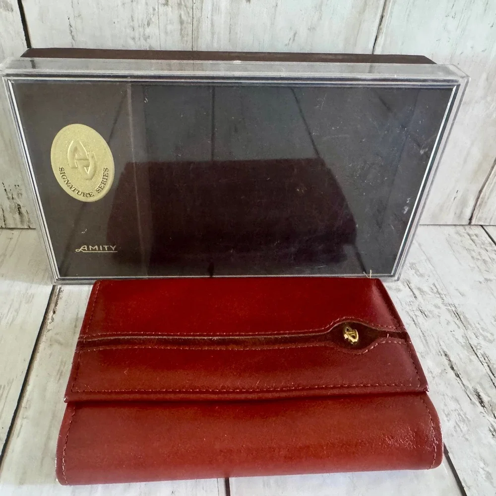 Amity Signature Series Burgundy Cowhide Leather Tri-Fold KissLock Wallet Vintage